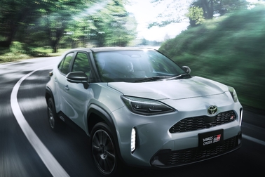 【モデル入り素材】GR SPORT（ハイブリッド・2WD）